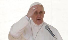 Popiežius Pranciškus ragina imtis ryžtingų veiksmų dėl pedofilijos skandalo