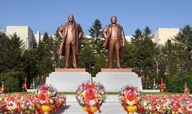 Šiaurės Korėja mini valstybės įkūrėjo Kim Ir Seno gimtadienį