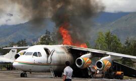 Indonezijos oro uoste užsiliepsnojo krovininis lėktuvas