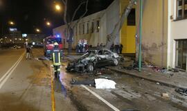 Kraupi avarija miesto centre: du žuvo, vienas sunkiai sužeistas