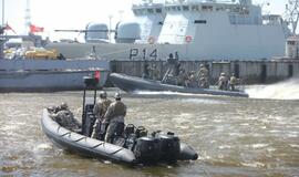 Karinės pratybos "Liepsnojantis kardas"