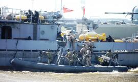 Karinės pratybos "Liepsnojantis kardas"