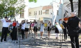 Abiturientai švenčia "Paskutinį skambutį"