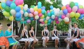 Abiturientai švenčia "Paskutinį skambutį"