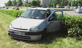 Kėdutės ir gyvatvorė išgelbėjo nuo tragedijos