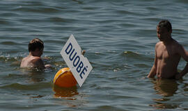 Skęsti gali visi. O plaukti?