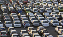 Birželį naujų automobilių pardavimai Europoje smuko žemiausiai nuo 1996 metų