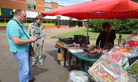 Lietus sutrukdė atsinešti prekybos leidimą