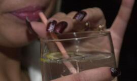 Nepilnametę prigirdė per prievartą