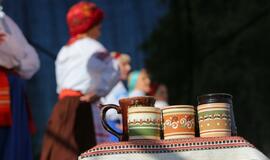 Prasidėjo gatvės teatrų festivalis "Šermukšnis"