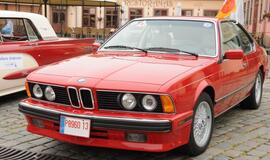 Klaipėdoje - senovinių automobilių žygio startas