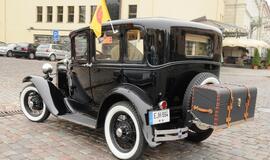 Klaipėdoje - senovinių automobilių žygio startas
