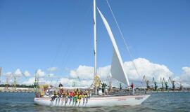 Rinktinės pasiplaukiojimas jachta