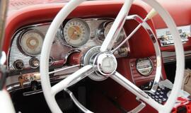 Klaipėdoje - senovinių automobilių žygio startas