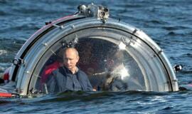 Vladimiras Putinas su povandenine kapsule paniro į Baltijos jūrą