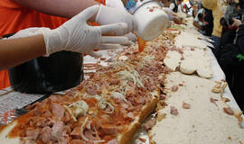 Meksikoje pagaminta didžiausia šalies istorijoje torta