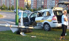 Avarijos kaltininkas - neatidus taksi vairuotojas (papildyta)