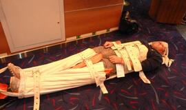 Kariškiai gesino gaisrą civiliniame laive