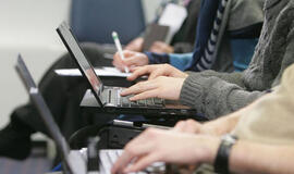 Kodėl žmonės naudojasi piratinėmis programomis?