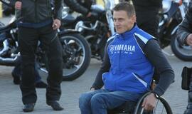 Baikeriai nustebino neįgalų draugą