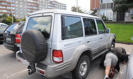 Sprogmuo apgadino pro šalį važiavusį automobilį