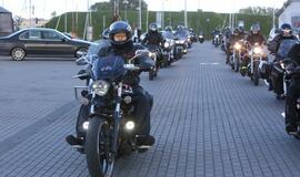 Baikeriai nustebino neįgalų draugą