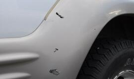 Sprogmuo apgadino pro šalį važiavusį automobilį