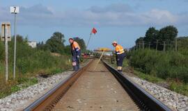 Pradedama tiesti "Rail Baltica" linija iki Kauno