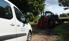 Valstybės tarnautojai - prieš viešąjį interesą?