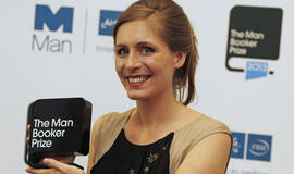 28 metų Eleonora Katon tapo jauniausia prestižinės Bukerio premijos laureate