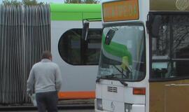 Po savo vestuvių puotos - girtas į darbą