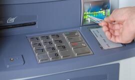 Bankai didino paskolų ir indėlių portfelius, bet iš palūkanų uždirbo mažiau