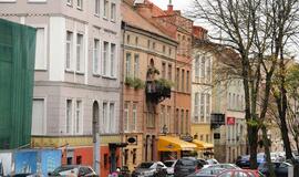 Nešildo, bet pinigų prašo