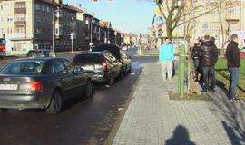 Per pusdienį aplamdyti 6 automobiliai