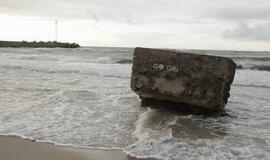 Baltijos jūra graužia Melnragės krantus