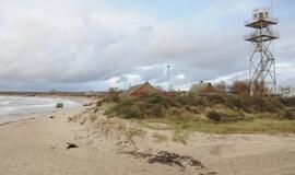 Baltijos jūra graužia Melnragės krantus