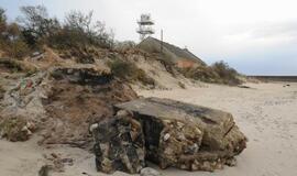 Baltijos jūra graužia Melnragės krantus