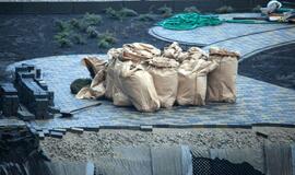 Latvijoje įlūžo parduotuvės "Maxima" stogas