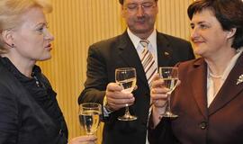 Prezidentė su Seimo pirmininke susitikti nežada