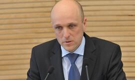 Žurnalistai STT veiksmus "pasveikino" plojimais