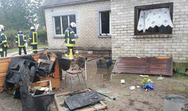 Per sprogimą namą išgelbėjo seni langai