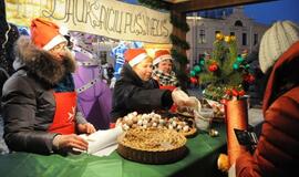 Kalėdiniai renginiai Teatro aikštėje