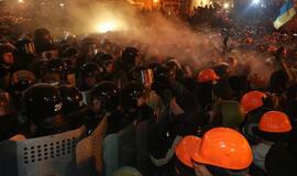 Ukrainos milicija Kijeve šturmavo protestuotojus