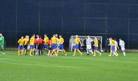 "Atlantas" nusileido Ukrainos vidutiniokams