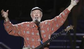 Mirė 94-erių JAV folkloro atlikėjas Pitas Sygeris