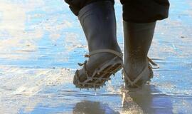 Ledas. Žvejai. Laivas. Inspektoriai