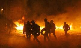 Premjeras: valdžia visiškai kontroliuoja padėtį Kijeve