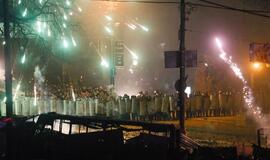 Protestuotojų ir milicijos susidūrimai Ukrainoje tęsiasi antrą parą