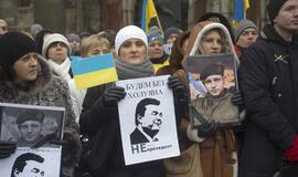 Tūkstantinė minia Kijeve gedi žuvusio protestuotojo