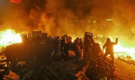 Kijeve žuvo mažiausiai 25 žmonės, smurtas tęsiasi